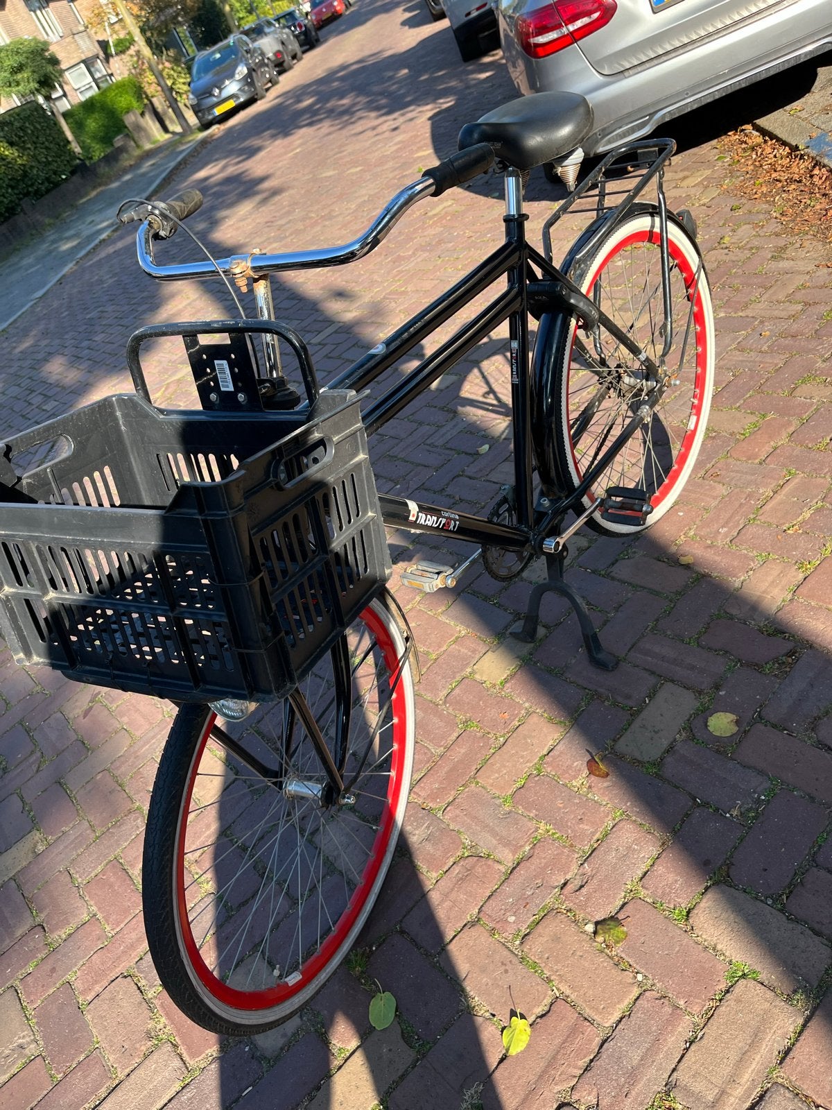 Cortina Transportfiets - Zwart met rode velgen, Terugtraprem, Gebruikt, Versnellingen, 53 tot 57 cm