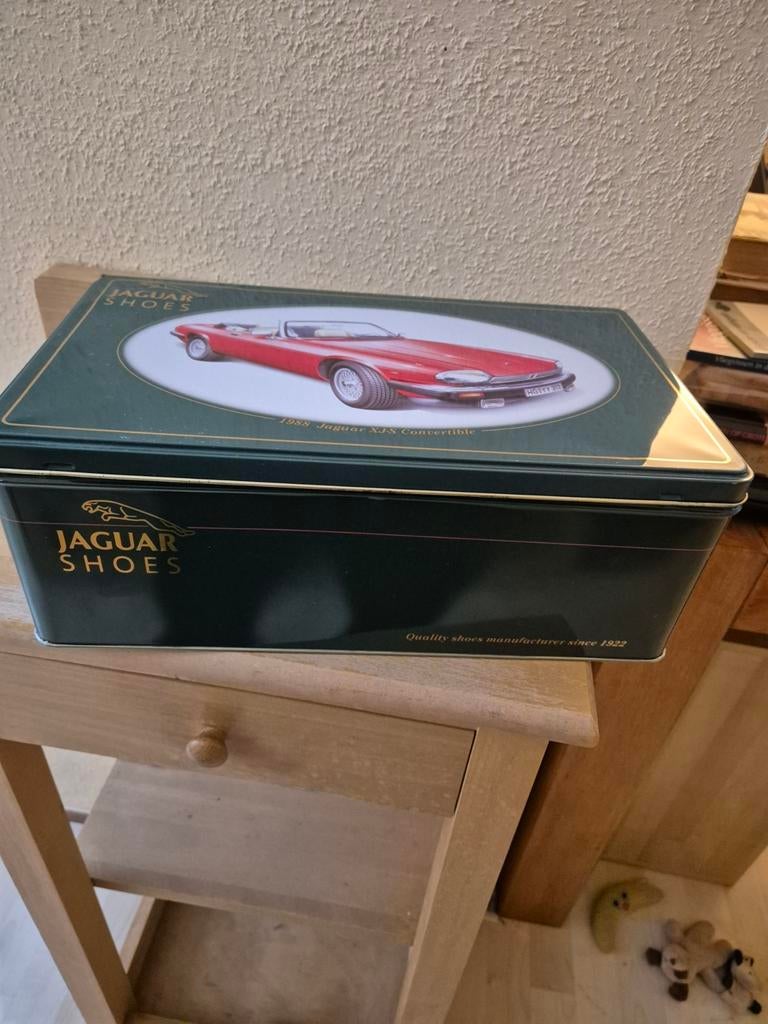 Groot blik van JAGUAR shoes met Jaguar XJS Convertible, Ophalen of Verzenden, Zo goed als nieuw, Overige