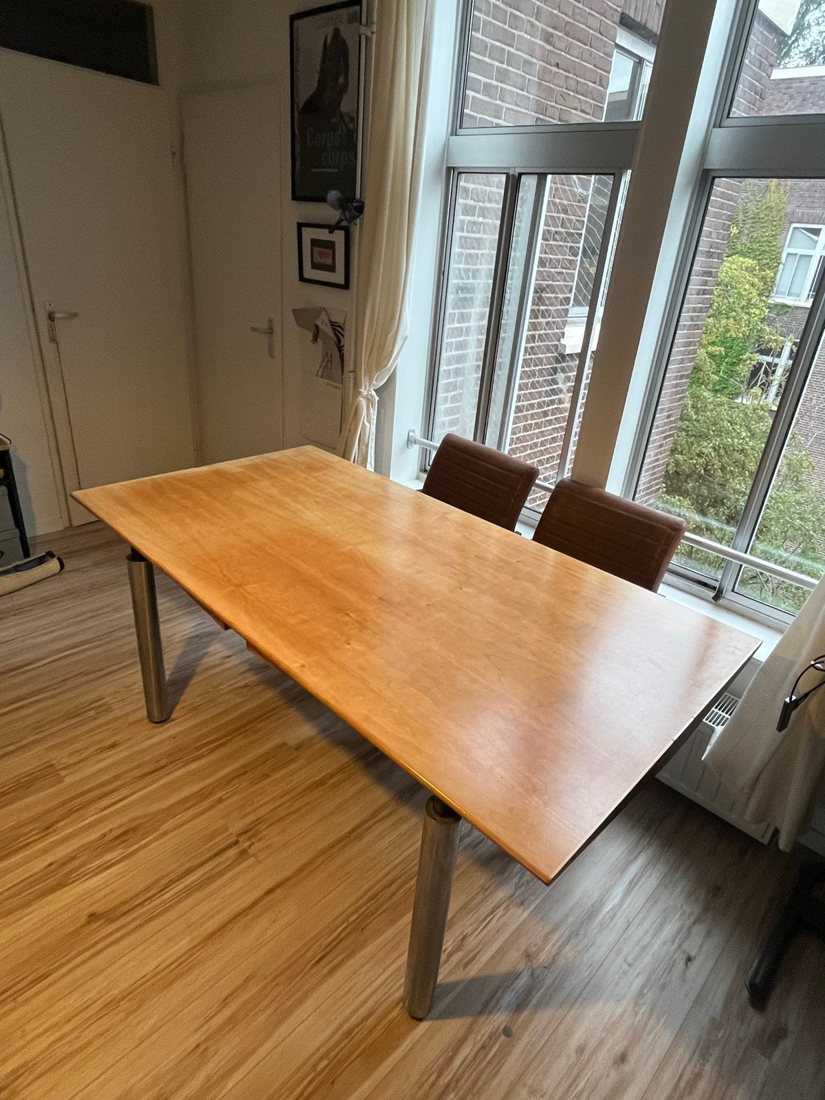 Vintage extendable dining table, cherry wood, chrome legs, Gebruikt, Vijf personen of meer, 150 tot 200 cm, Rechthoekig