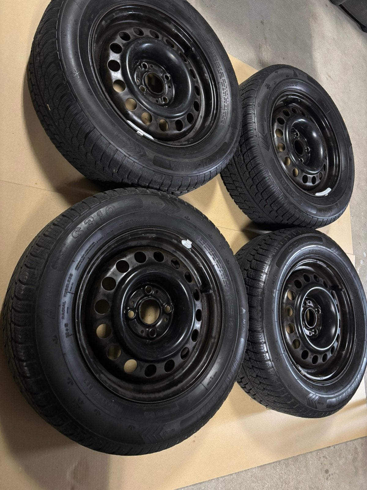 BMW E30 stalen velgen met nog goede M+S winterbanden, Auto-onderdelen, Ophalen of Verzenden, Gebruikt, BMW