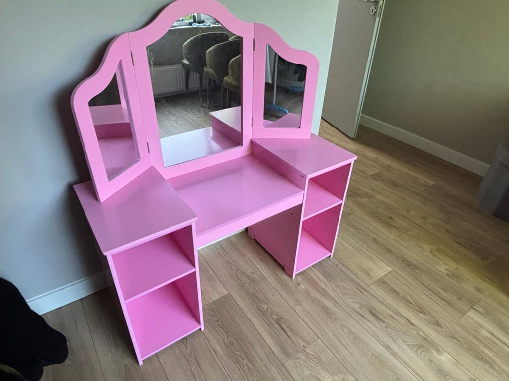 Roze Kindermake-uptafel met Spiegel en Opbergruimte, Ophalen, 50 tot 100 cm, Zo goed als nieuw, Minder dan 100 cm
