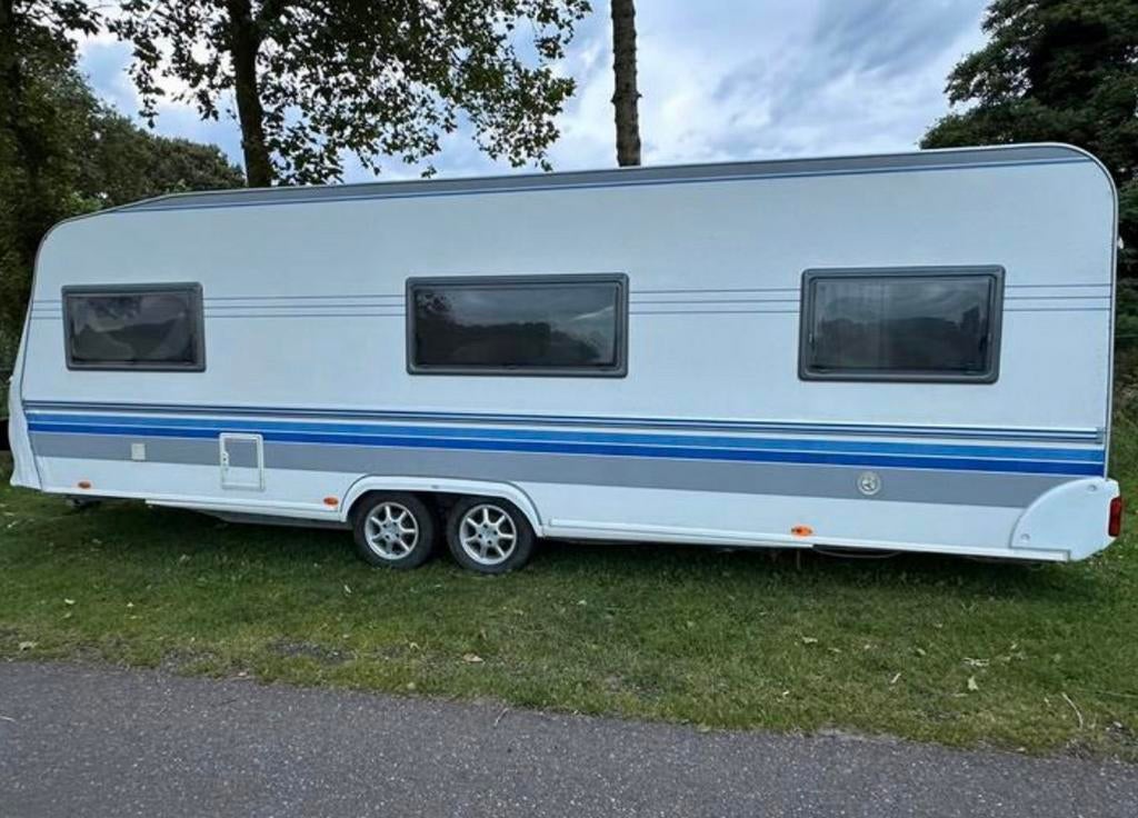 Hobby 650/635 Tandemasser (2004) - Engelse Import met Schade, Caravans en Kamperen, Rondzit, Hobby, Particulier, Luifel