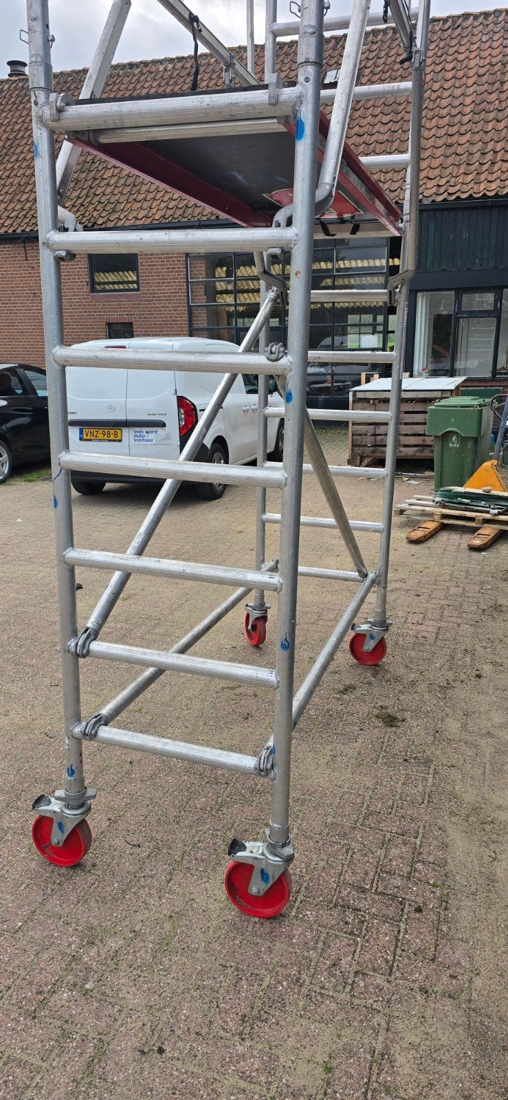 Altrex RS Tower 4 Rolsteiger - Gebruikt maar in goede staat, Ophalen of Verzenden, Gebruikt, Rolsteiger of Kamersteiger, 2 tot 5 meter