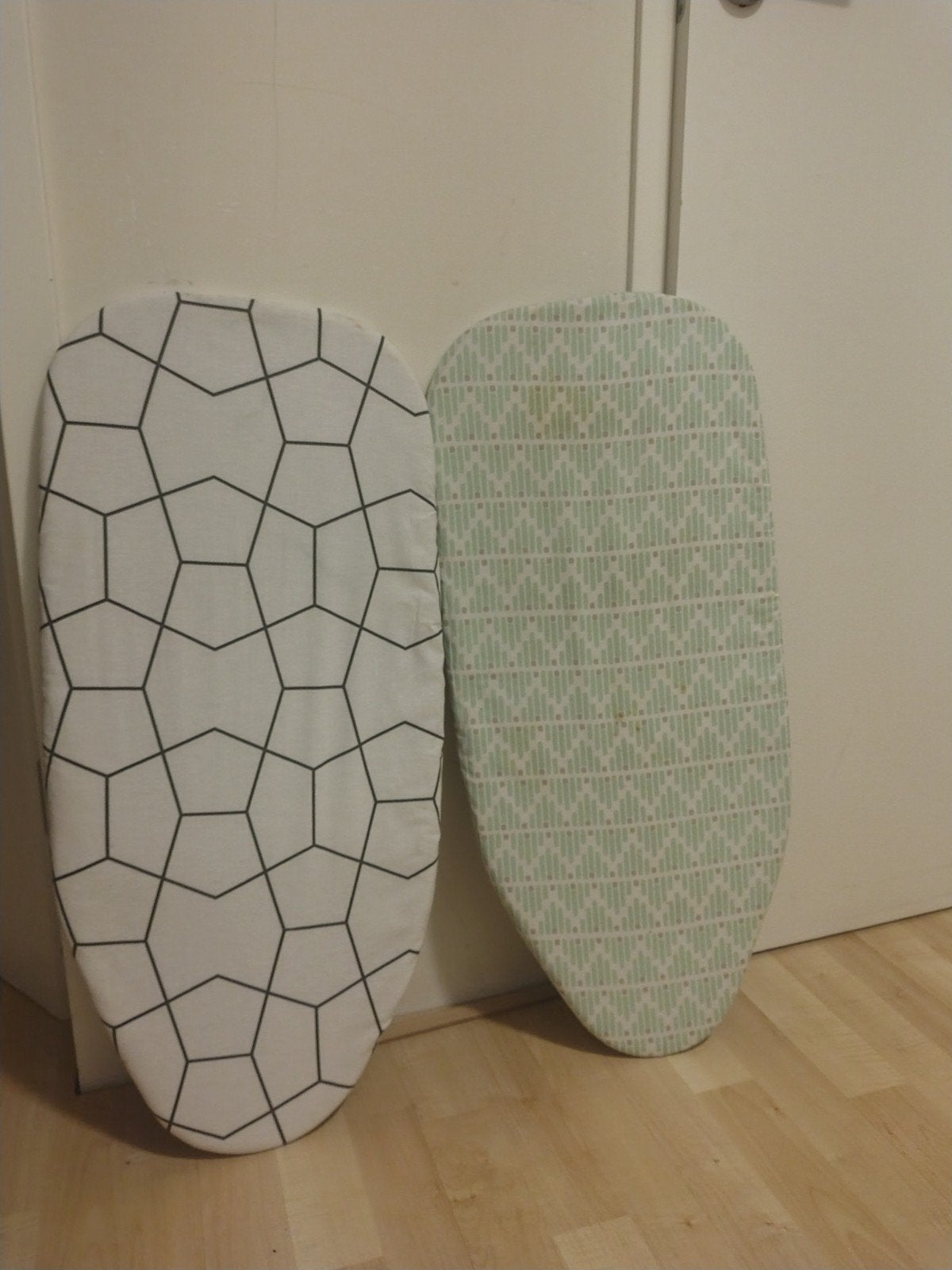 Set van 2 IKEA JÄLL Tafelstrijkplanken / Mini Strijkplanken, Ophalen of Verzenden, Gebruikt