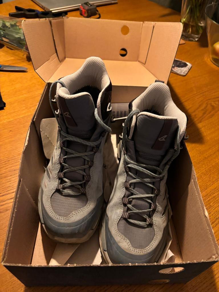 Lowa Schoe LOW Innovo Gtx Mid Ws, Blauw, Zo goed als nieuw, Wandelschoenen, Ophalen of Verzenden