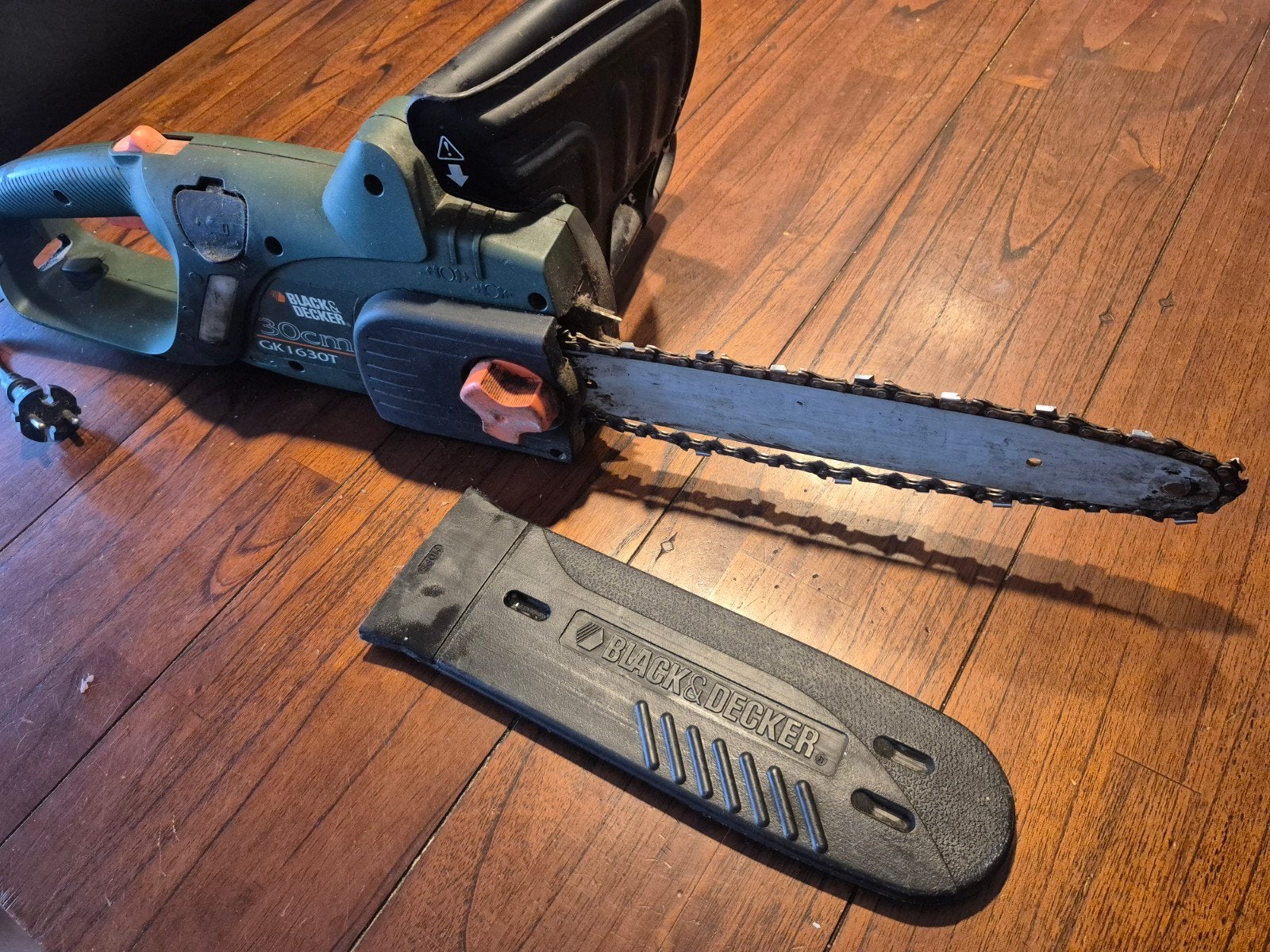 Black & Decker GK1630T Kettingzaag - 30cm blad, Ophalen, Gebruikt, Kettingzaag, 600 tot 1200 watt