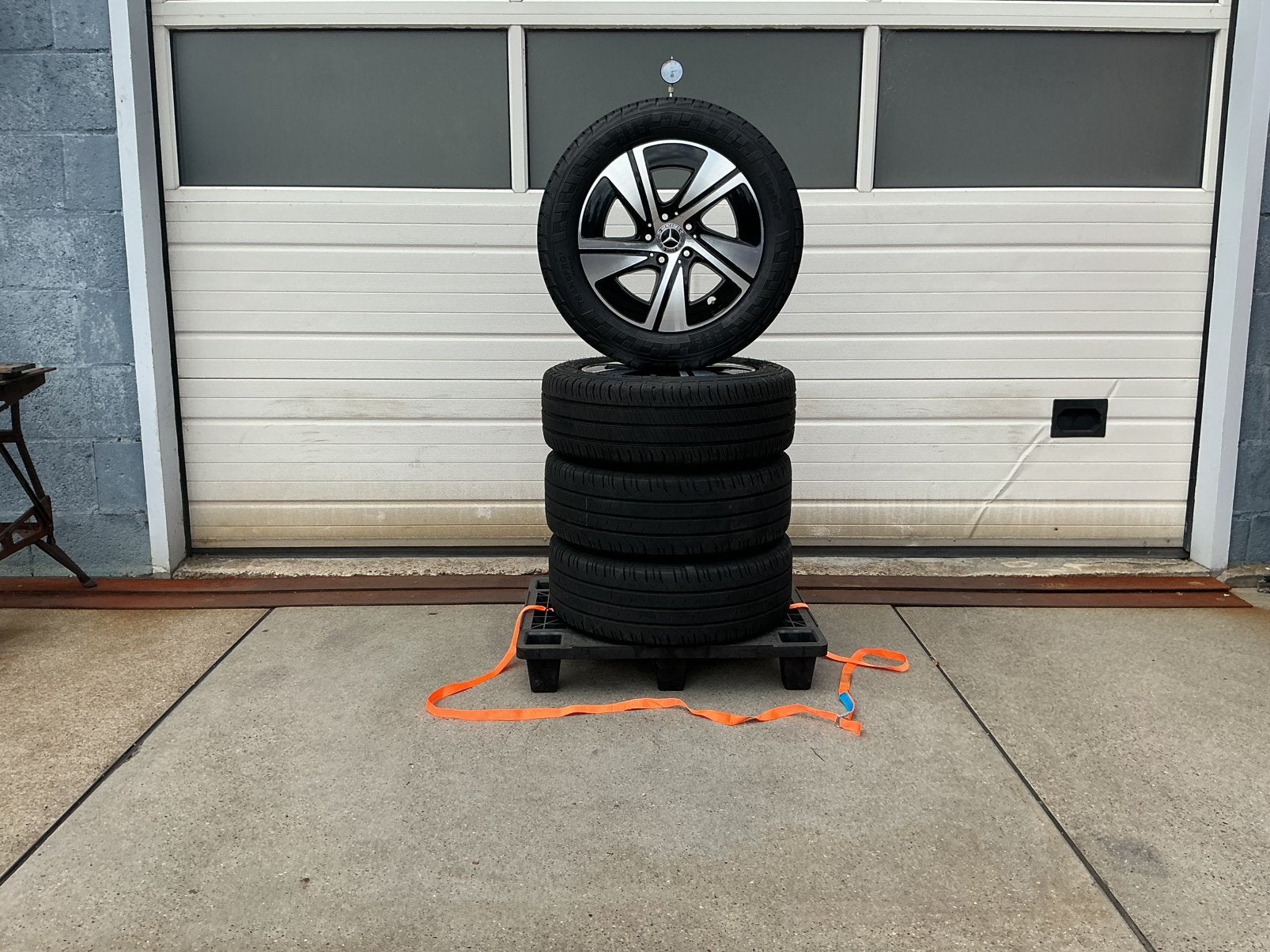 Mercedes Vito.  V - Klasse.  EQV.  Zomerset  225 - 55 - 17., Ophalen, Banden en Velgen, 17 inch, Bestelwagen
