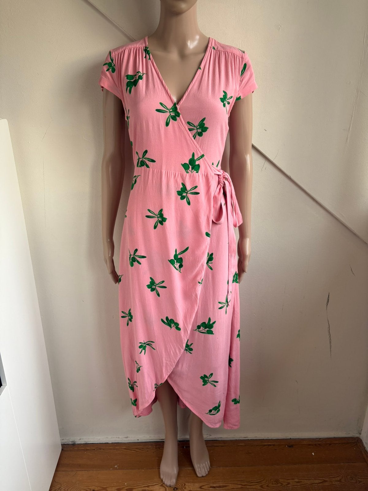 Fabienne Chapot Archana dress maat s wikkeljurk roze groen, Kleding | Dames, Jurken, Ophalen of Verzenden, Zo goed als nieuw, Roze