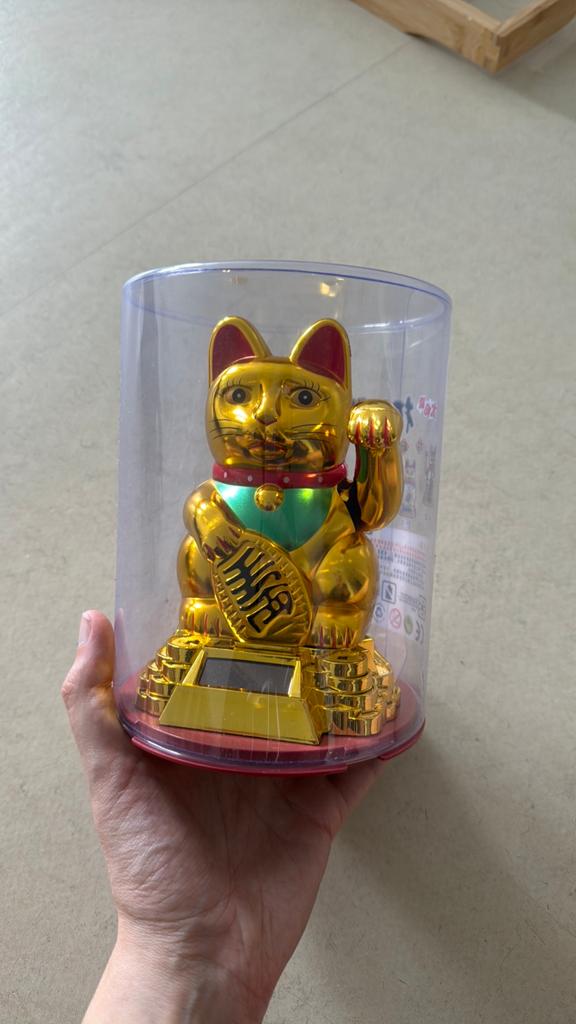 Maneki-neko: Zwaaiende Chinese gelukskat op zonne-energie, Verzamelen, Ophalen of Verzenden, Nieuw