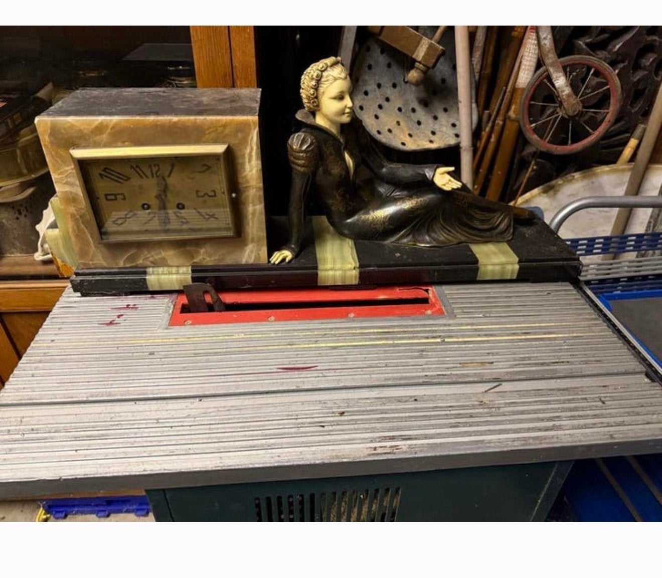 Art Deco klok met uniek design - Vintage/Antiek, Ophalen