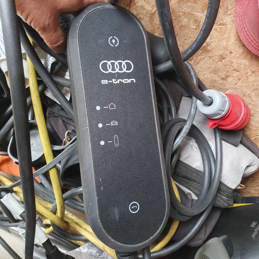 Audi E-tron autolader, Auto diversen, Laadpalen, Ophalen of Verzenden, Zo goed als nieuw, Laadkabel