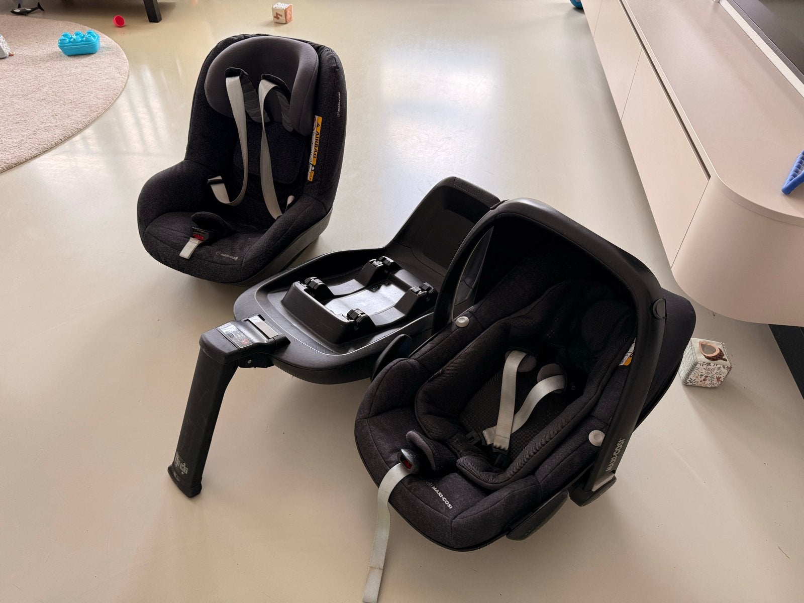 Maxi Cosi Pebble+, 2way Pearl en 2wayFix Isofix set, Ophalen, Verstelbare rugleuning, Gebruikt, 0 t/m 18 kg