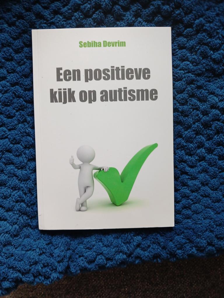 Een positieve kijk op autisme - S. Devrim, Ophalen of Verzenden, Gelezen, Overige onderwerpen, Sebiha Devrim