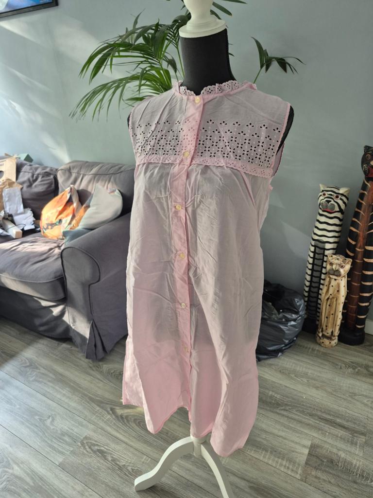 Vintage roze nachthemd met borduursel - Maat 44, Maat 42/44 (L), Ophalen of Verzenden, Onbekend, Knielengte