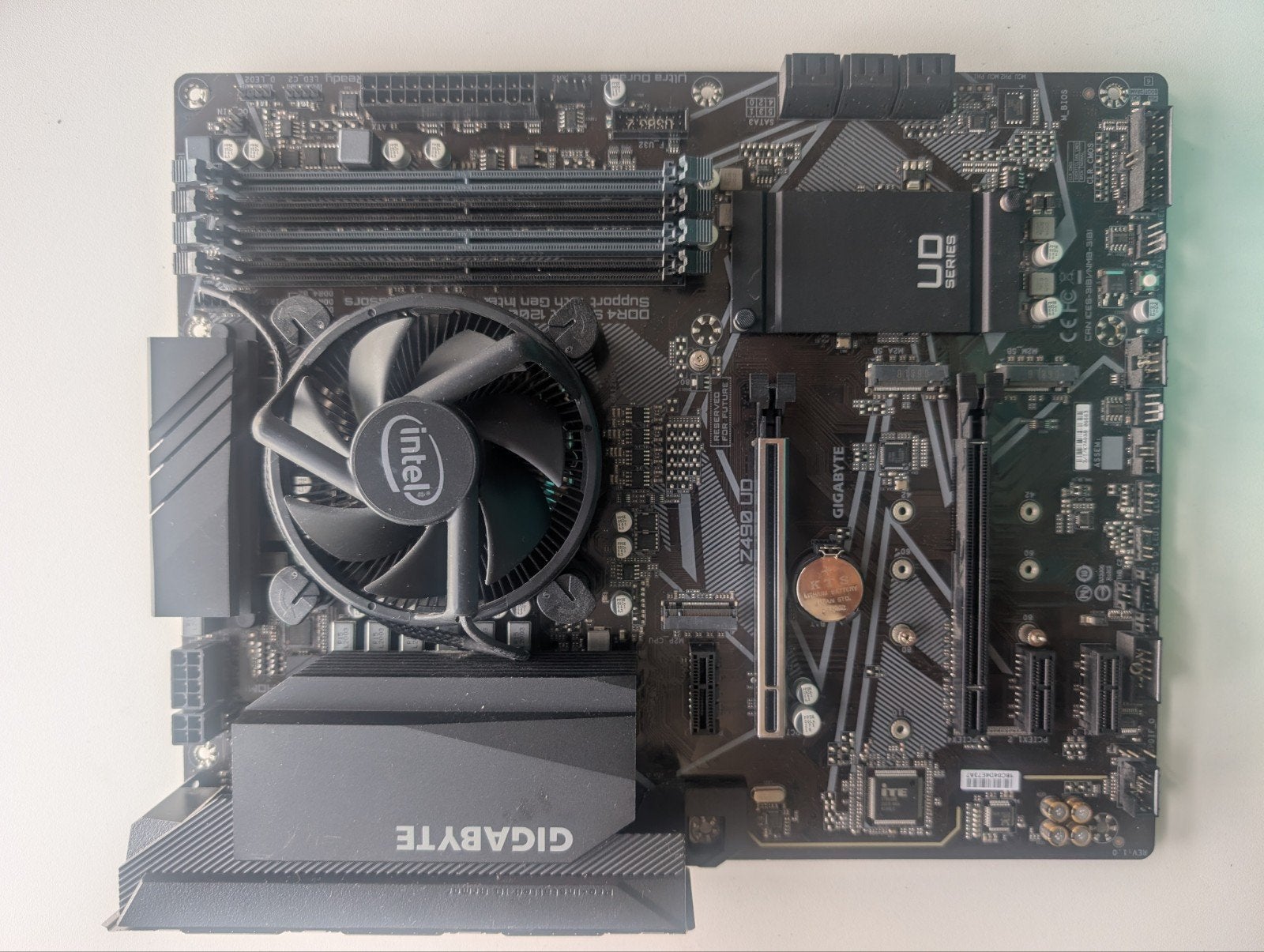 Gigabyte Z490 UD moederbord met Intel i7 10700f CPU, Computers en Software, LGA1200, Gebruikt, DDR4, Ophalen of Verzenden