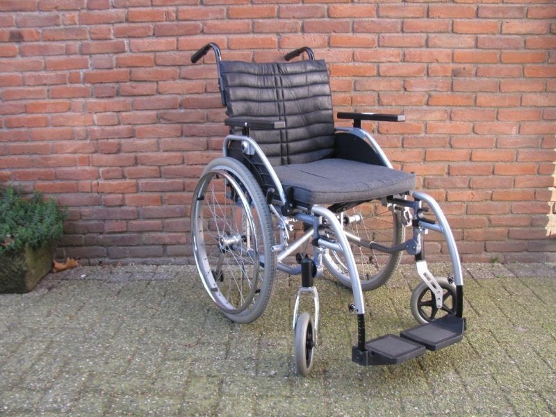 Excel aluminium rolstoel 47cm arm en druksteunen verstelbaar, Ophalen, Inklapbaar, Zo goed als nieuw, Duwrolstoel