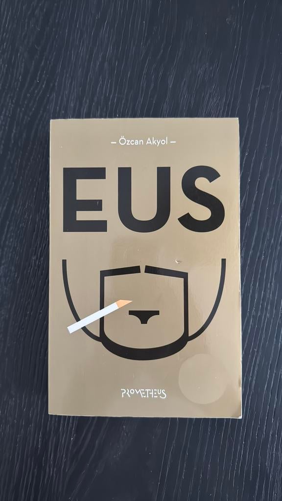 Özcan Akyol - Eus, Ophalen of Verzenden, Zo goed als nieuw, Özcan Akyol