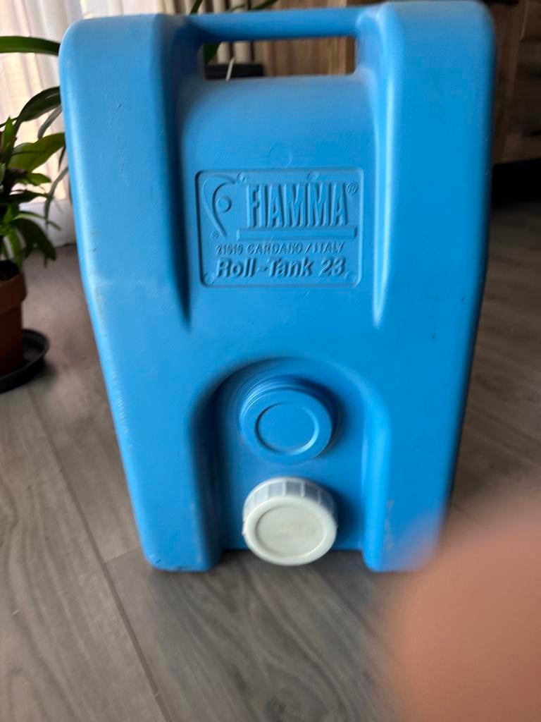 Fiama 23 F roll-tank schoonwatertank, Ophalen, Zo goed als nieuw