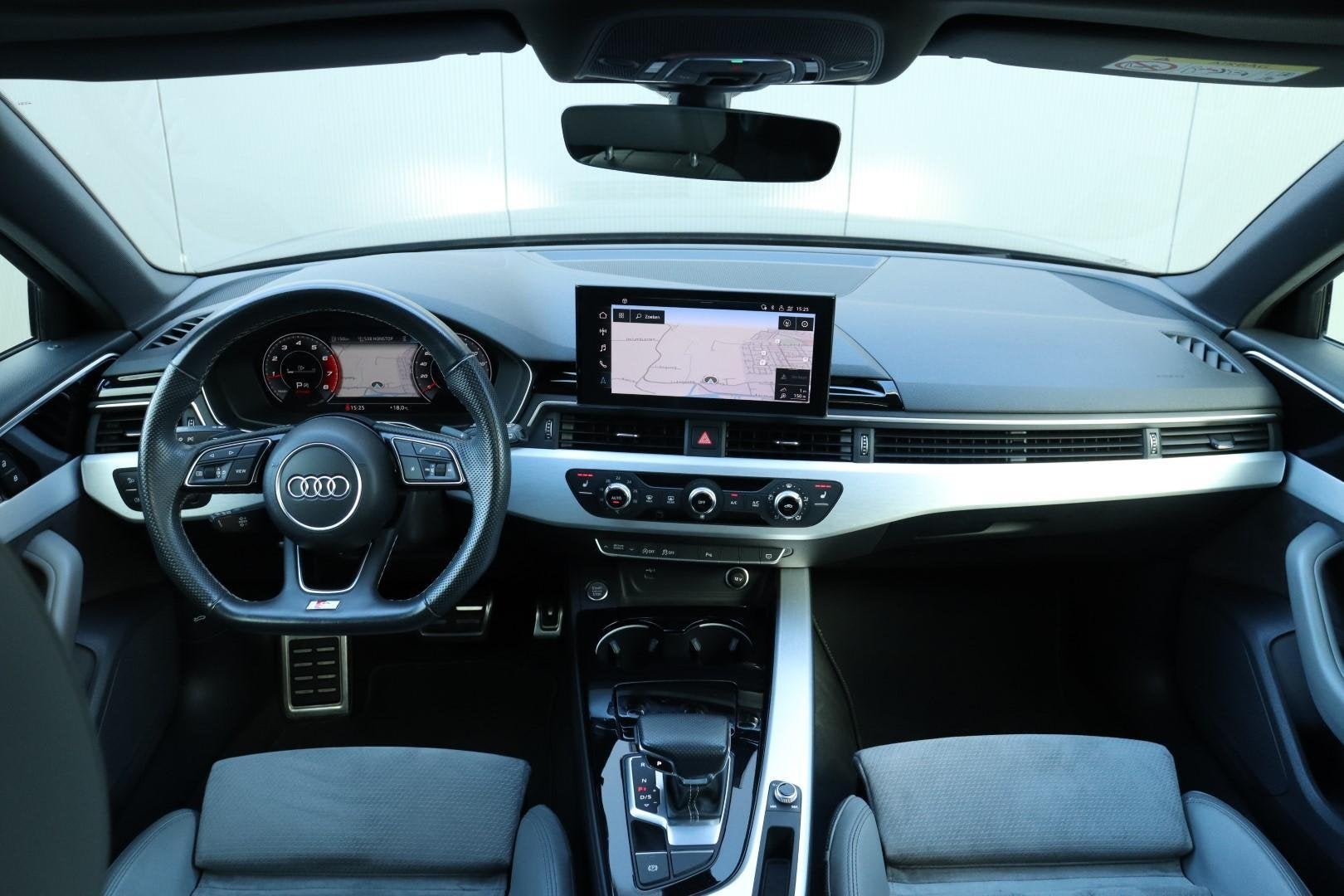 Audi A4 Avant 35 TFSI / 2.0 150PK / 3x S-Line / DAB / Pano /, Gebruikt, Euro 6, 4 cilinders, A4