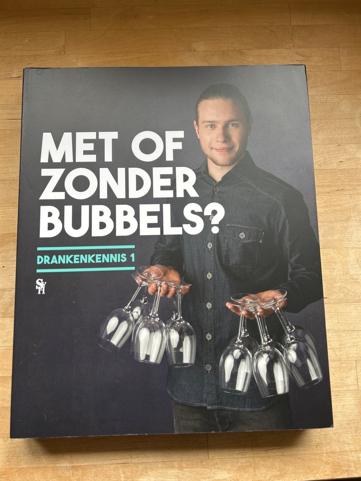 Met of Zonder Bubbels? Drankenkennis 1, Boeken, Ophalen of Verzenden, Zo goed als nieuw, MBO