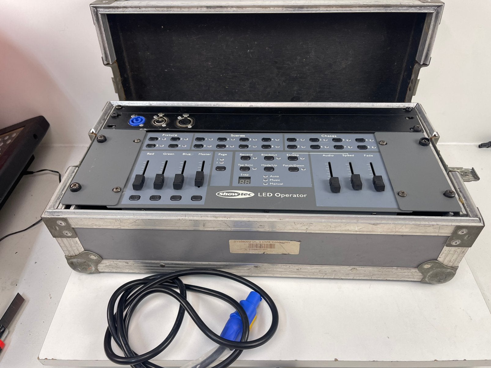 SHOWTEC LED OPERATOR 4 Inclusief Flightcase Powercon & DMX !, Ophalen, Gebruikt, Overige typen, Geluidgestuurd