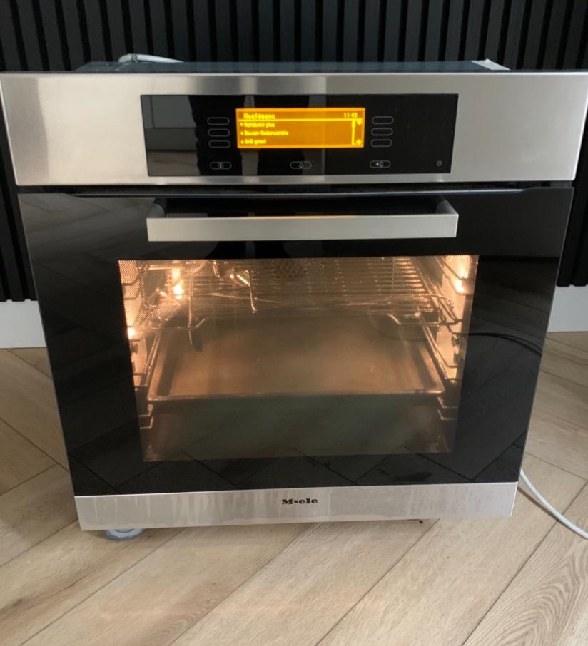 Miele hetelucht oven met Pyrolyse, Ophalen, Zo goed als nieuw, 45 tot 60 cm