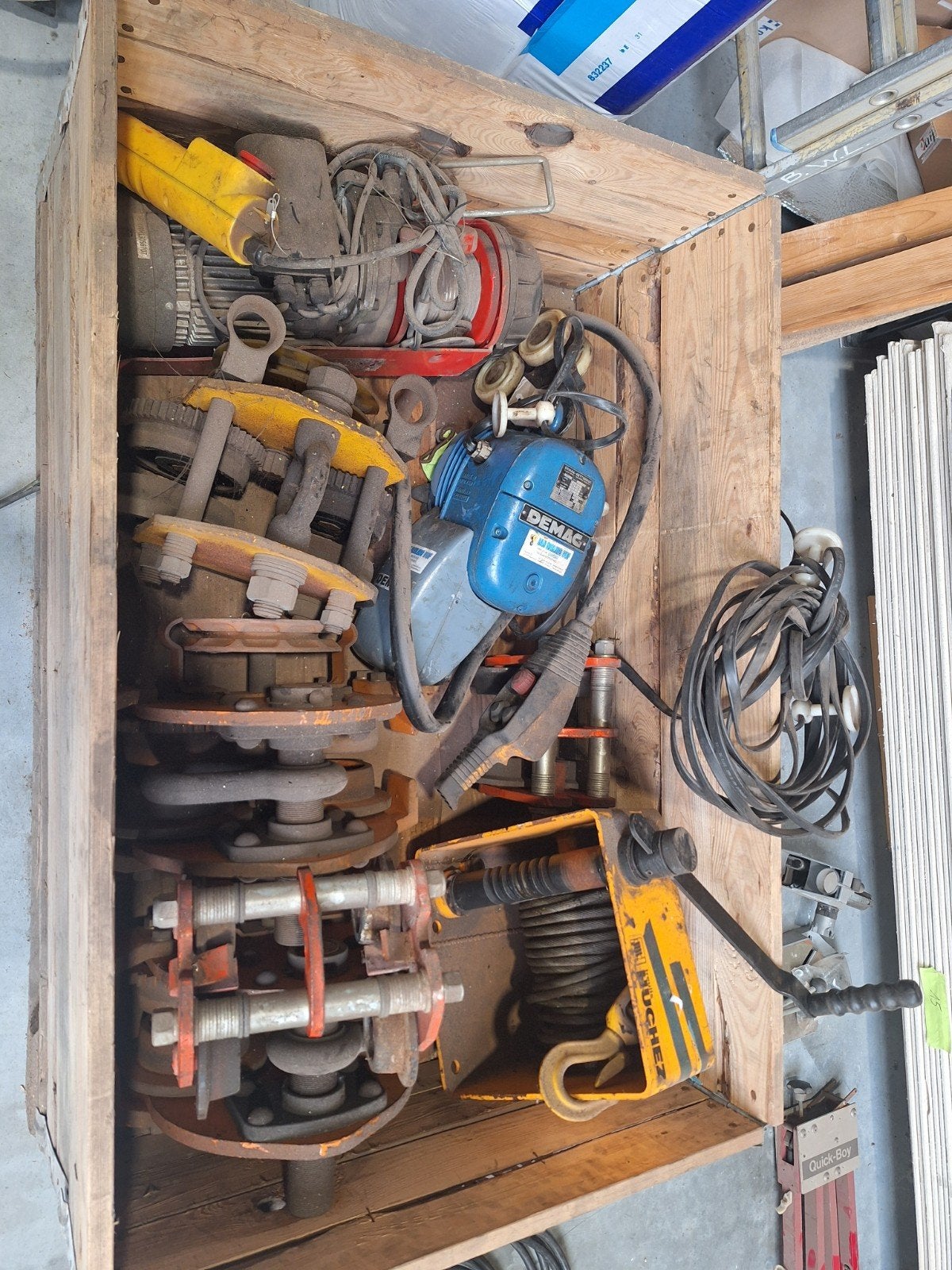 Diverse takels, winches, loopkatten, Ophalen