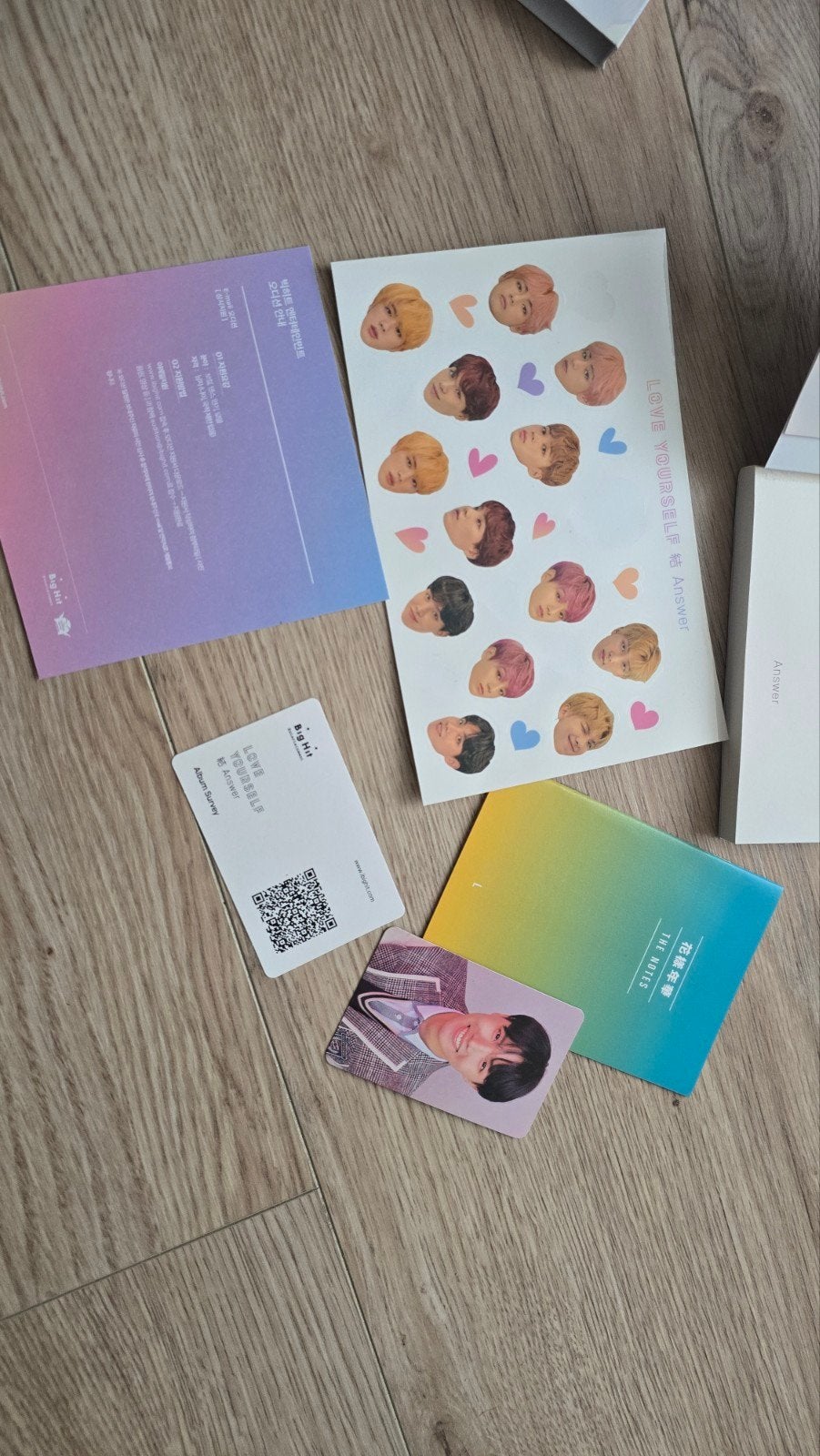 BTS Love Yourself Answer CD met fotokaart en stickers, K-pop, Inclusief doosje, Ophalen of Verzenden, Zo goed als nieuw