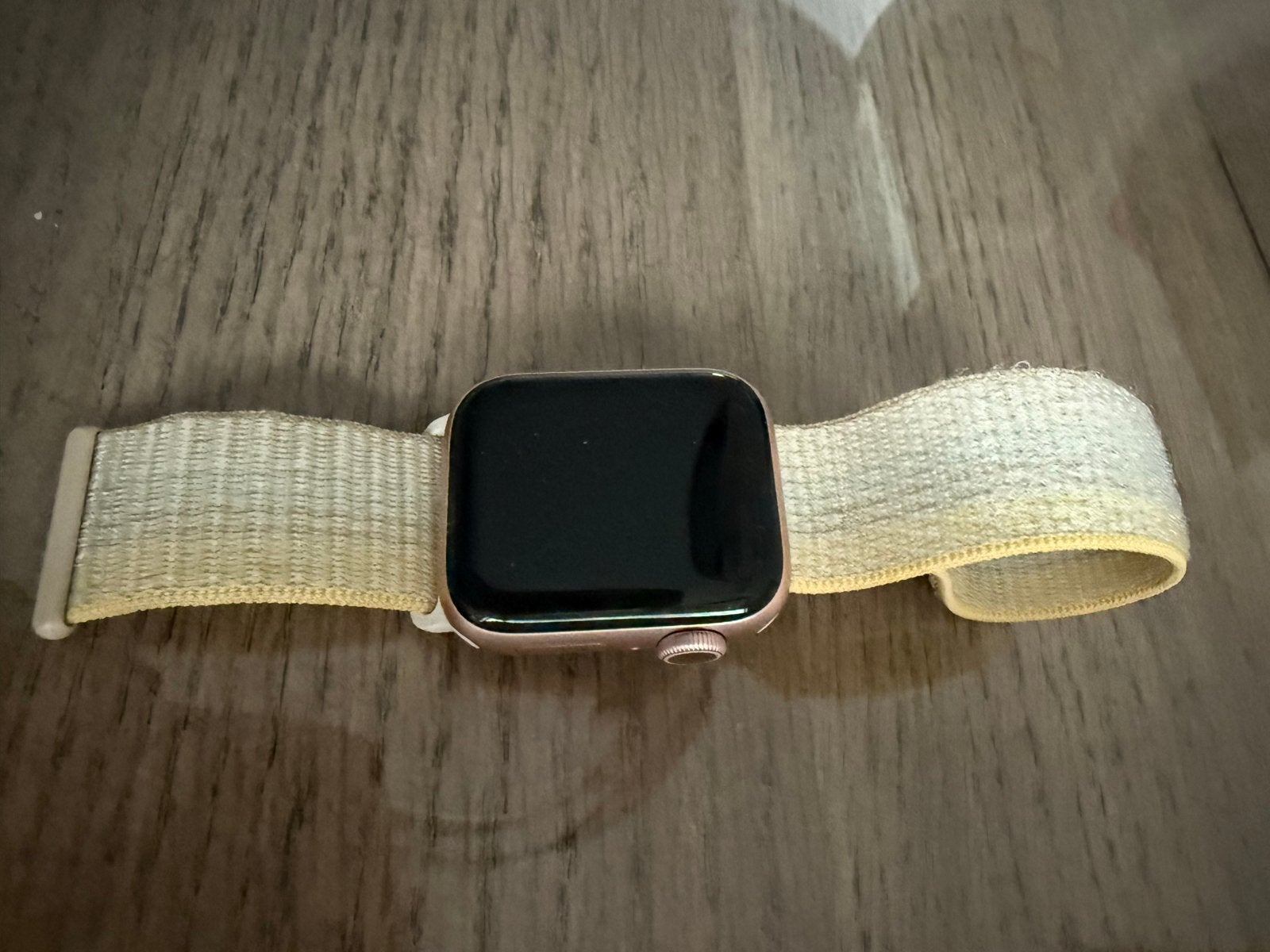 Apple Watch Series 6 40mm Goud Aluminium Roze Zand Sportband, Ophalen, IOS, Waterdicht, Afstand