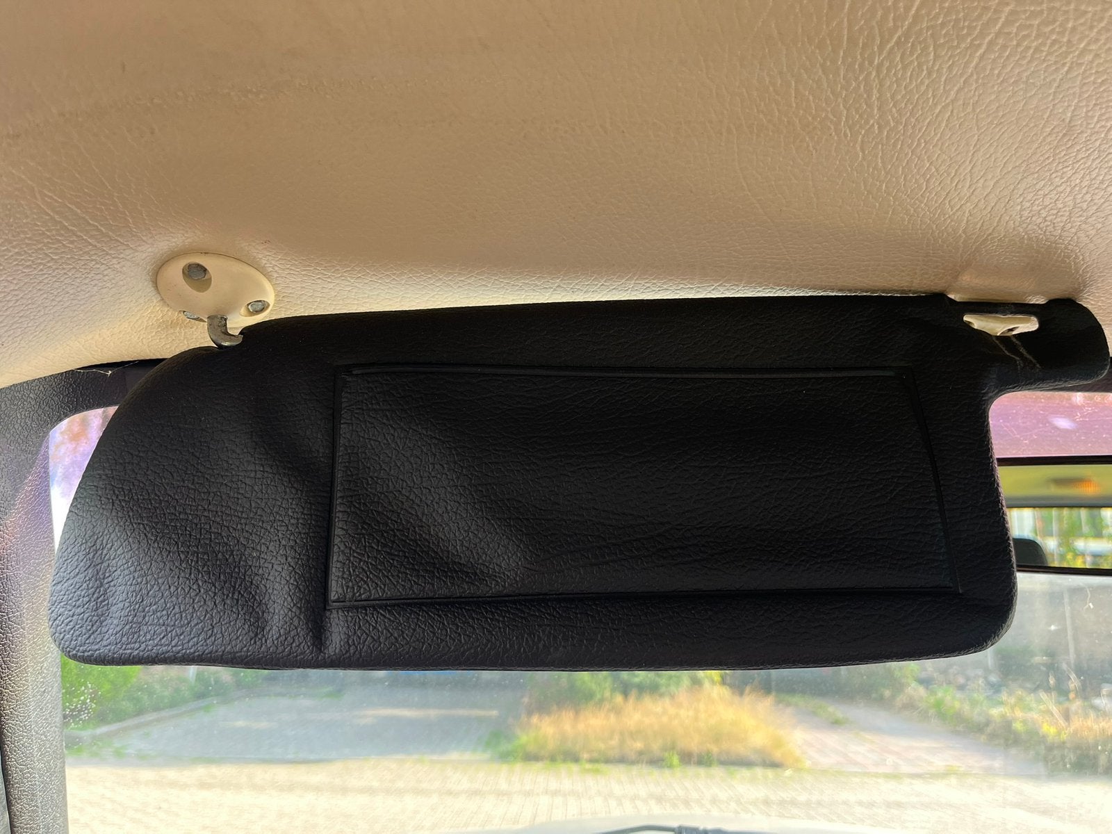 Gezocht: set nette zonneklepen volvo 245 (1983), Auto-onderdelen, Ophalen of Verzenden, Volvo