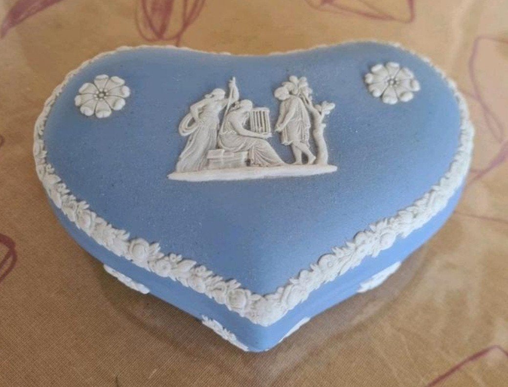 Wedgwood Jasperware Hartvormig Doosje - 1950, Ophalen of Verzenden