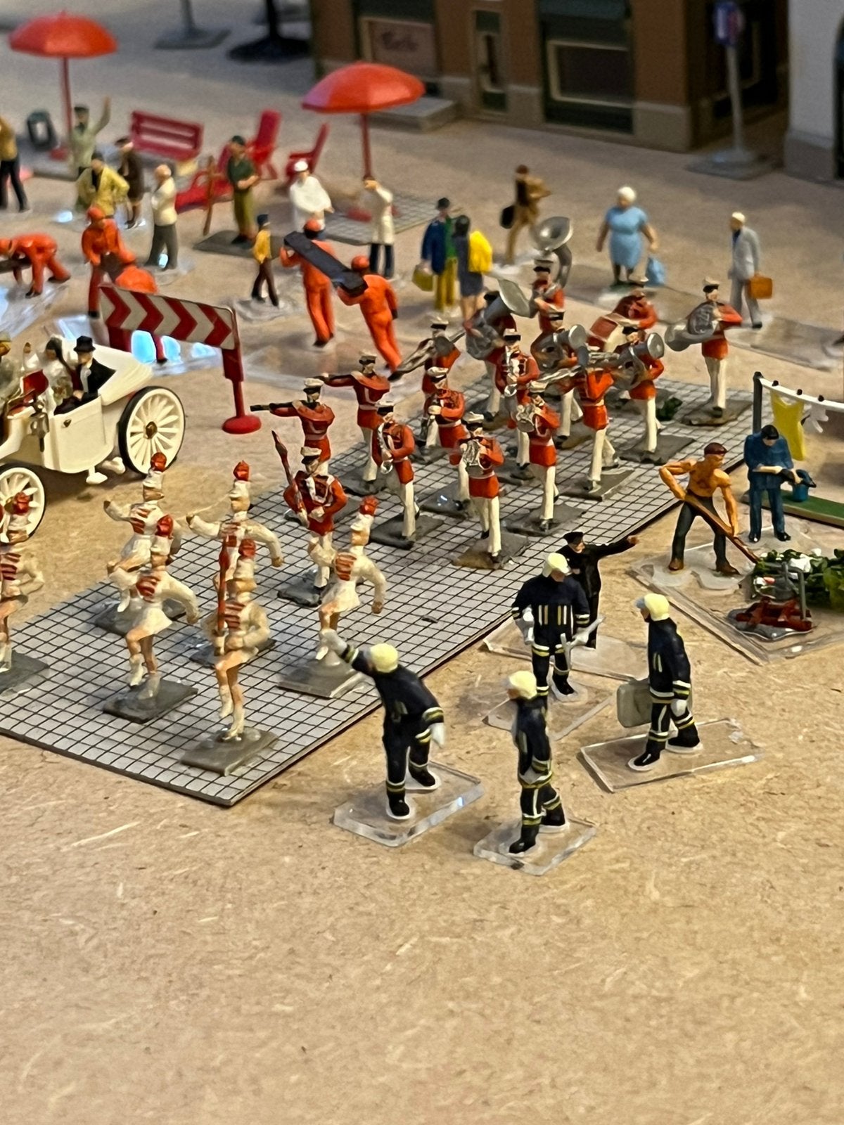 Scenery Meer dan 100 noch figuren enz HO, Hobby en Vrije tijd, Ophalen of Verzenden, Zo goed als nieuw, 1:50 of kleiner, Figuur of Figuren