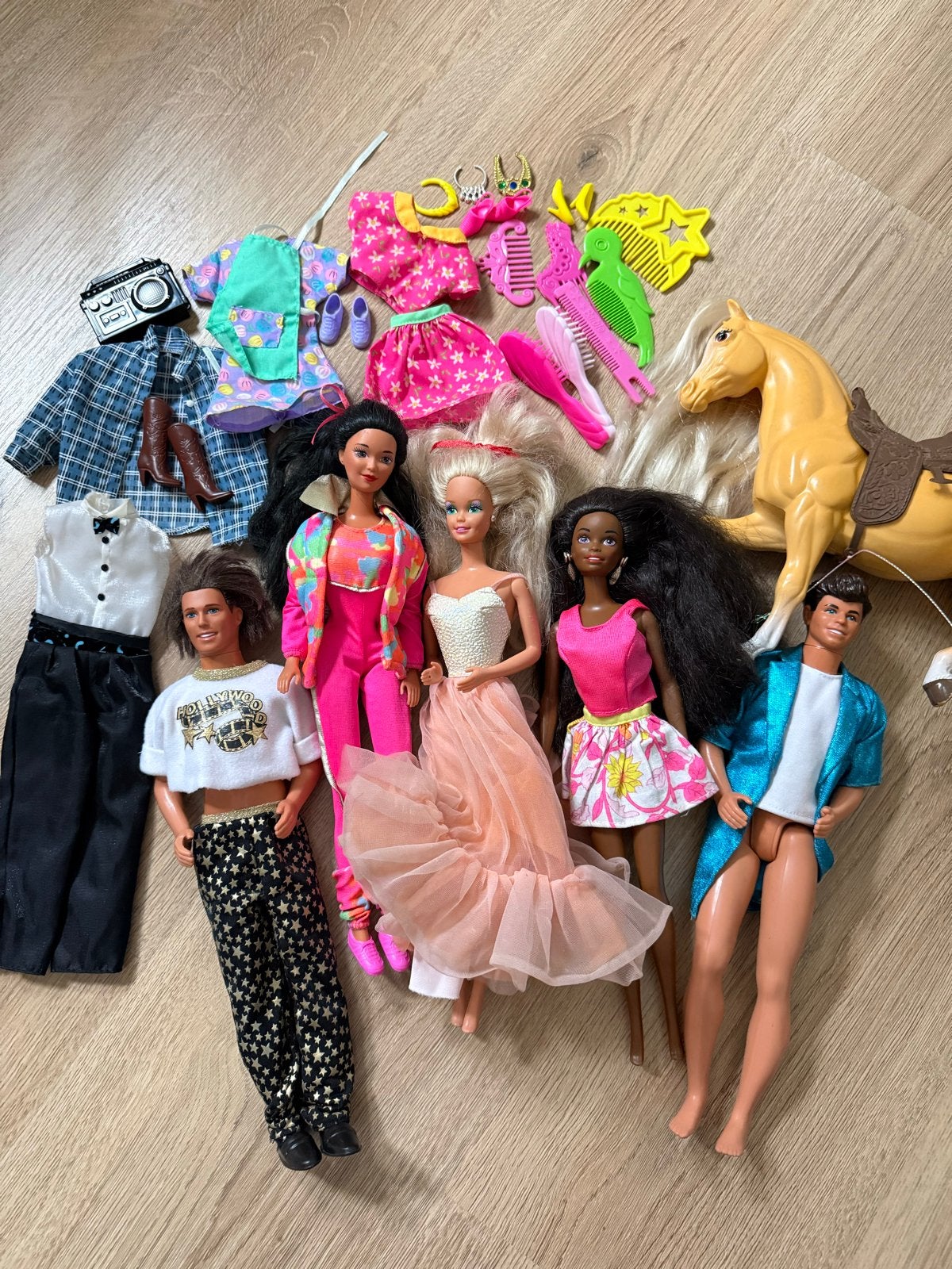 Grote Barbie en Ken poppen set met accessoires en paard, Ophalen of Verzenden, Gebruikt, Barbie