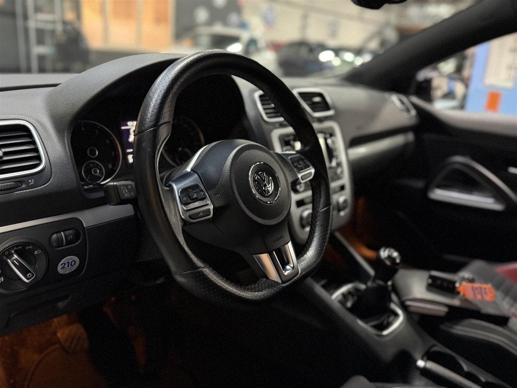 Volkswagen Scirocco 1.4 TSI ZEER Uniek! 31DKM! NAVI! Clima!, Auto's, 4 cilinders, 1290 kg, Origineel Nederlands, Bedrijf