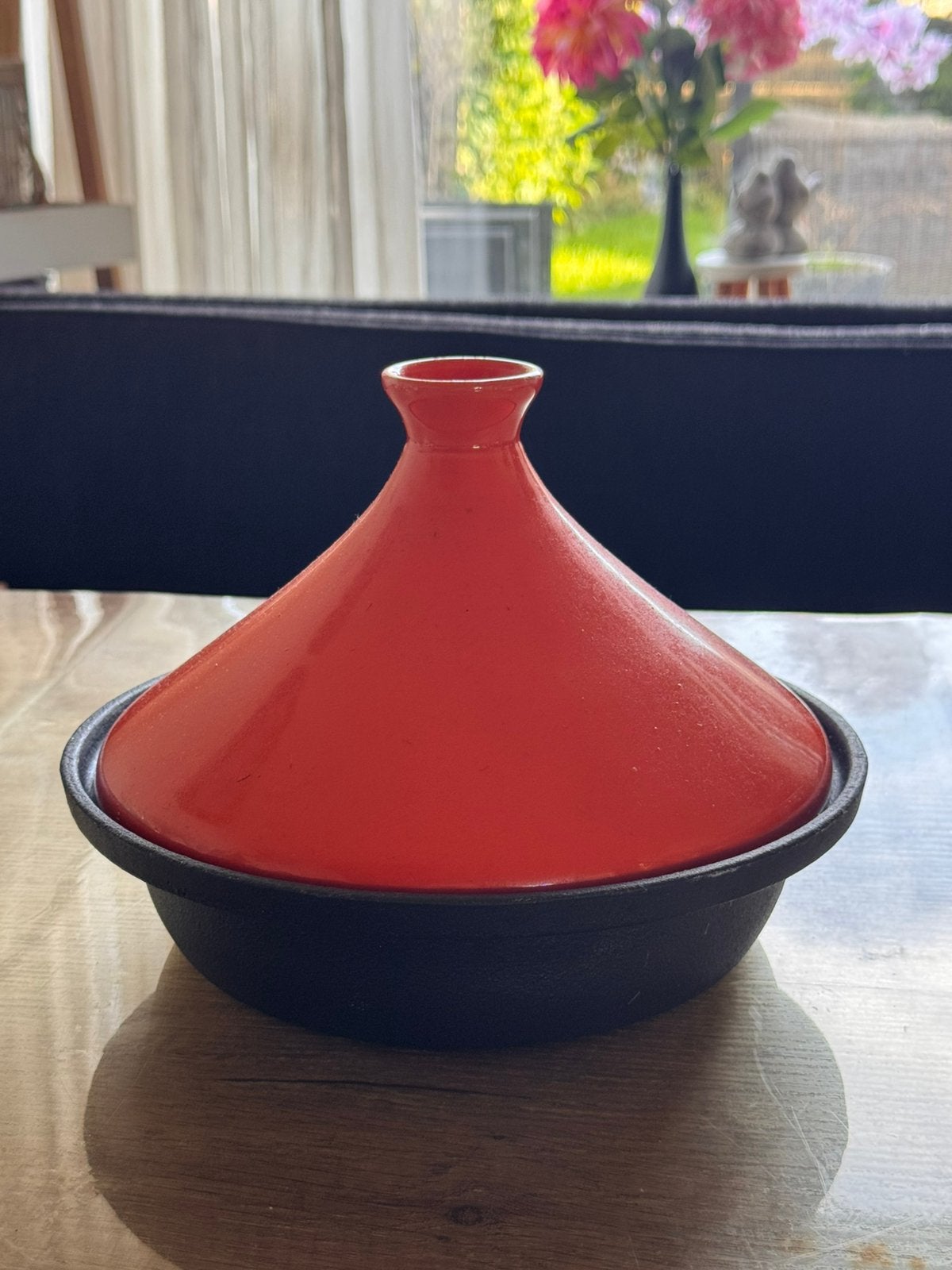 Prachtige gietijzeren tajine met rode kegel, Ophalen of Verzenden, Zo goed als nieuw, Gietijzer