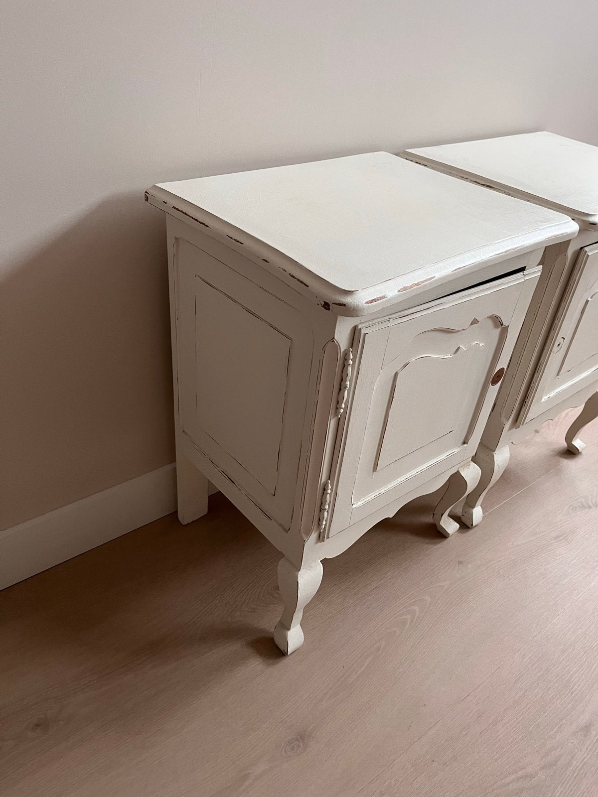 Set van 2 Queen Anne nachtkastjes- Crème Wit, Ophalen of Verzenden