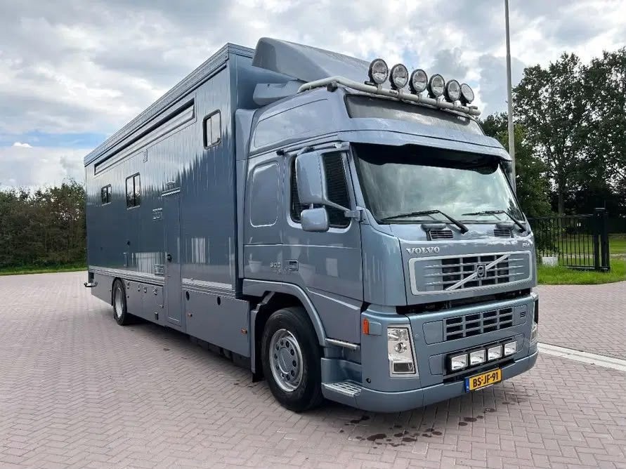Volvo FM9 4X2R FAL7.1 RAD-A4 MOTORHOME SLIDE OUT OMBOUW BJ 2, Automaat, Zwart, Bedrijf, Diesel