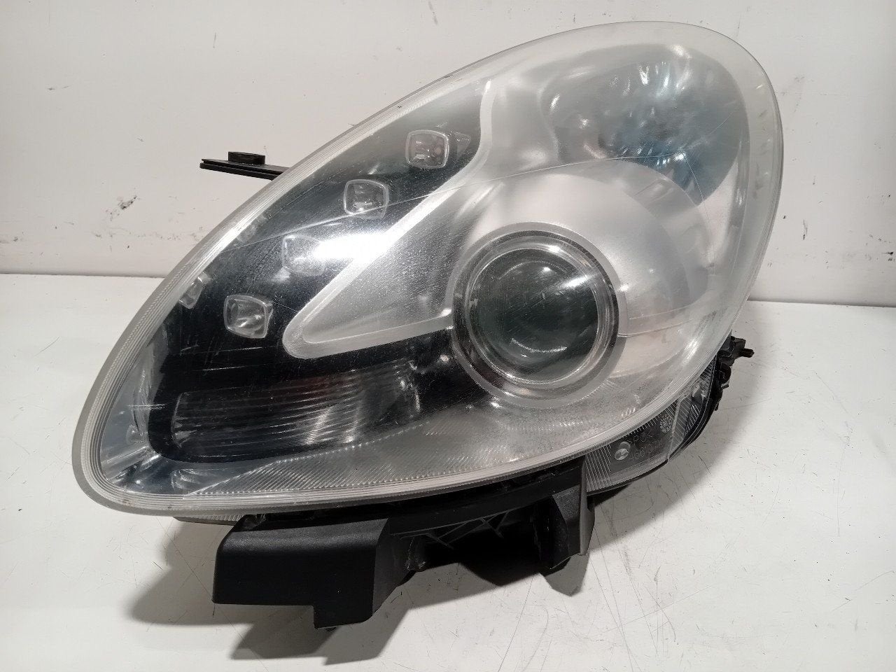 Koplamp links Alfa Romeo Giulietta, Onderdelen@venauto.nl, Van der Ven Autorecycling B.V., Gebruikt, Ettenseweg 76, 4706 PB Roosendaal, The Netherlands