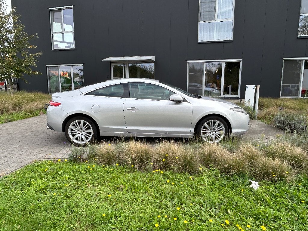 Renault Laguna Coupé GT 4 control 180pk  2.0l turbodiesel, Voorwielaandrijving, Zwart, 4 cilinders, Bi-Xenon koplampen