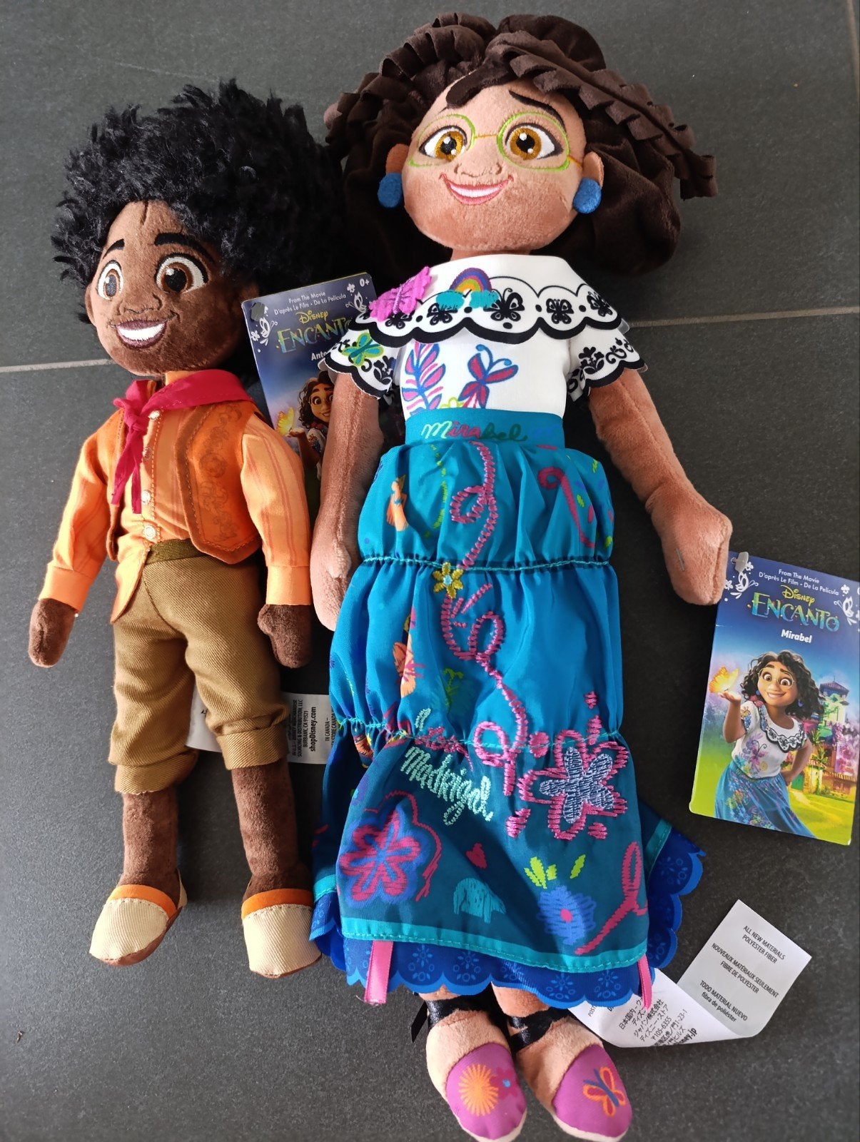 Nieuwe Disney Encanto poppen: Mirabel en Antonio, Ophalen of Verzenden, Overige figuren, Nieuw, Knuffel