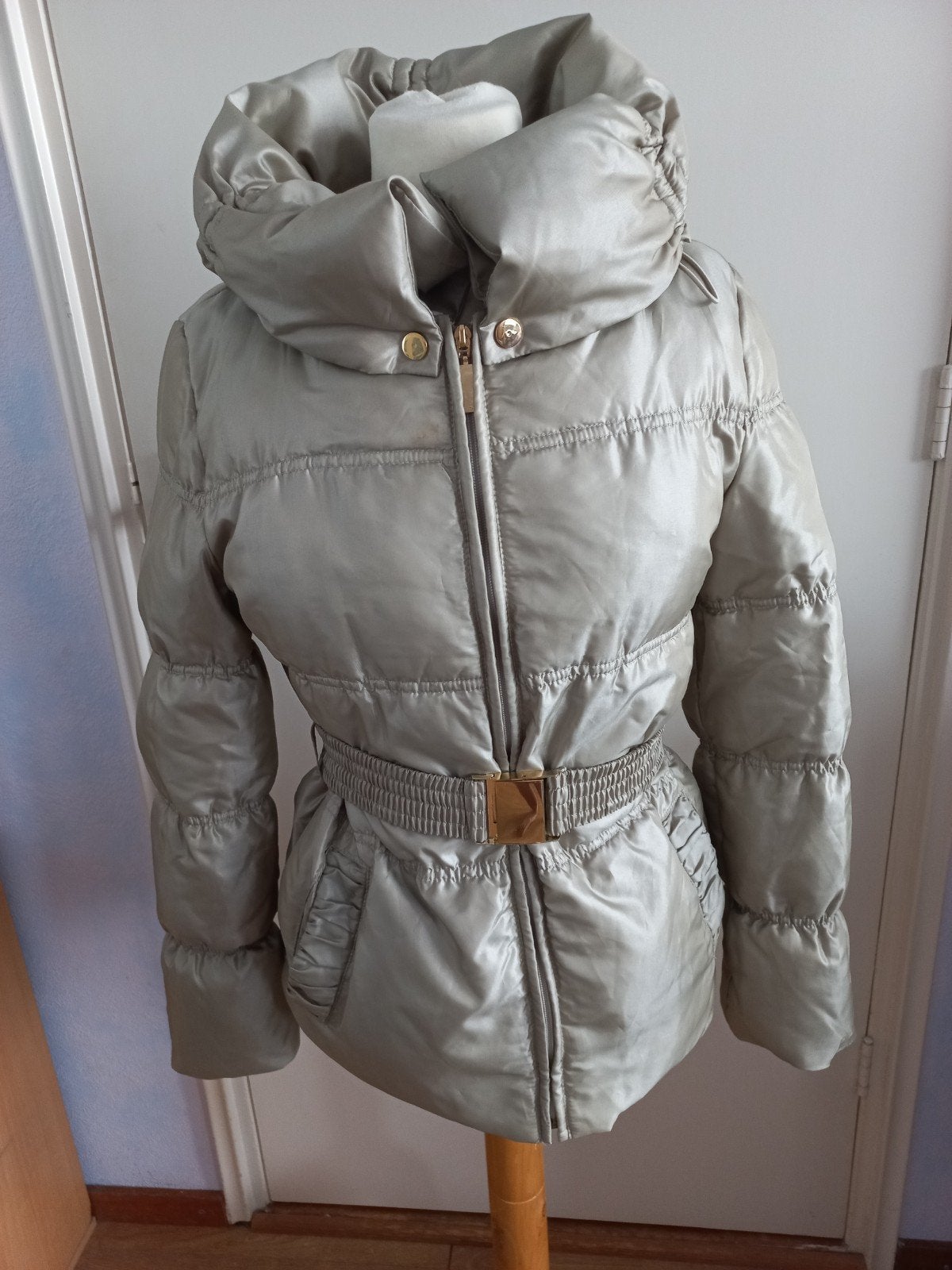 Zara Basic gewatteerd jack. maat S., Kleding | Dames, Beige, Ophalen of Verzenden, Zo goed als nieuw, Maat 36 (S)