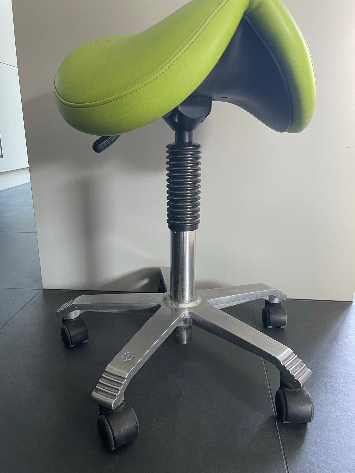 Score Ergonomische groene Zadelkruk, Ophalen of Verzenden, Zo goed als nieuw, Bureaukruk, Groen