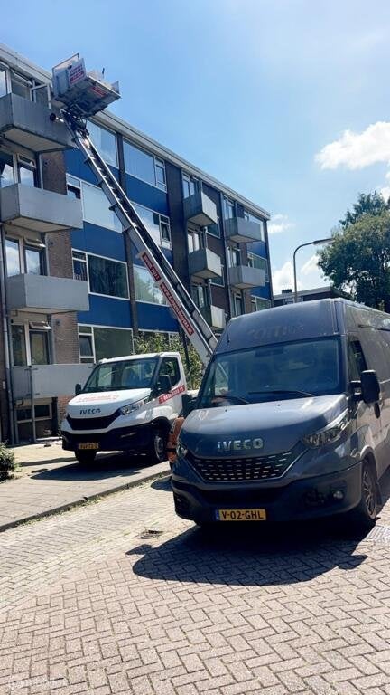 Bestel Direct een Koerier/Verhuisbus !