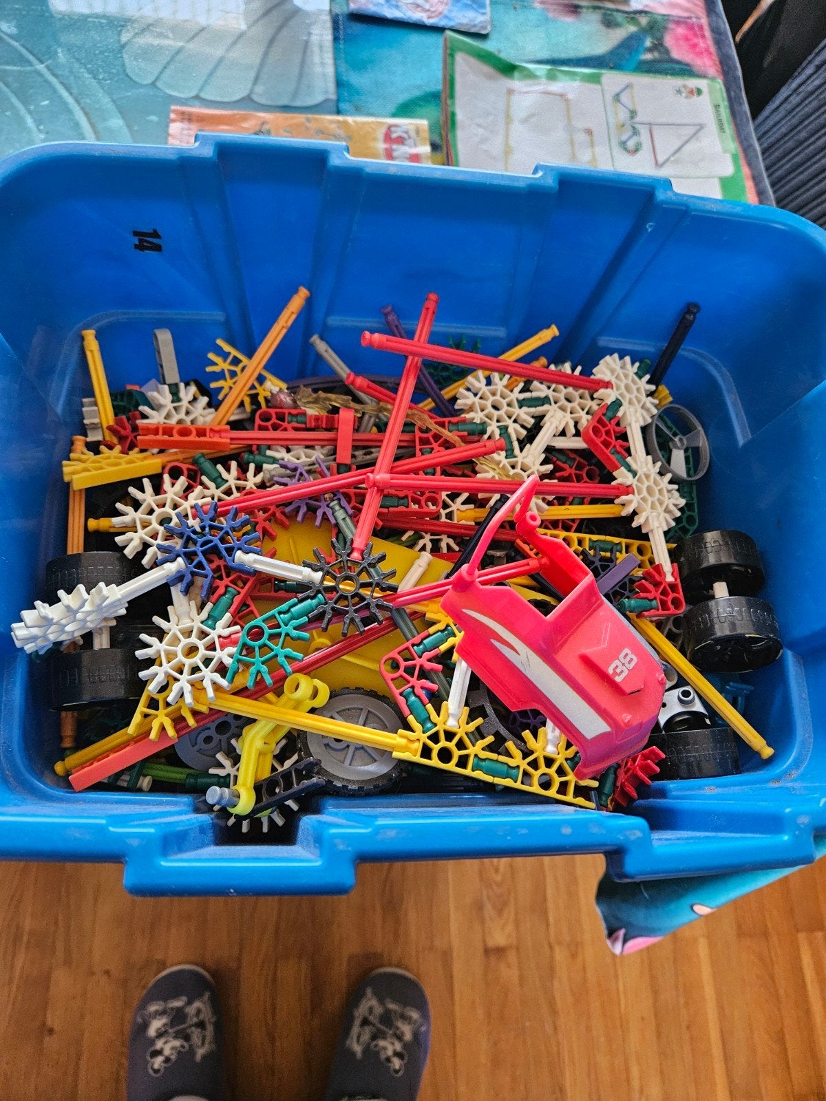 Partij Knex in bak, Ophalen, K'nex