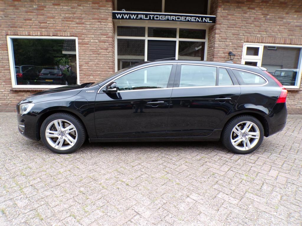 Volvo V60 2.4 D6 AWD Plug-In Hybrid Summum Automaat / Leder, Auto's, Automaat, 1849 kg, Euro 6, Zwart
