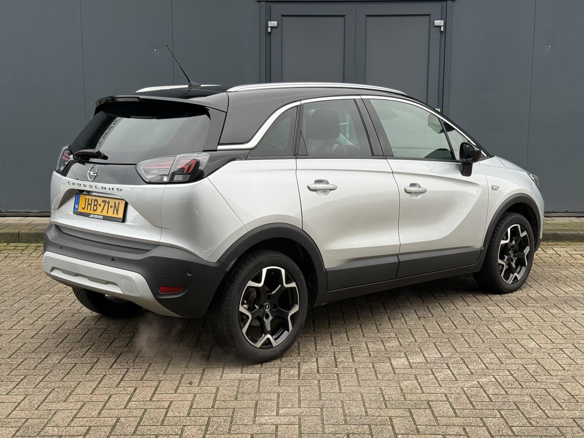 Opel Crossland 1.2 Turbo Ultimate / AGR Comfortstoelen / Nav, Auto's, Opel, 840 kg, Gebruikt, 1199 cc, Alcantara