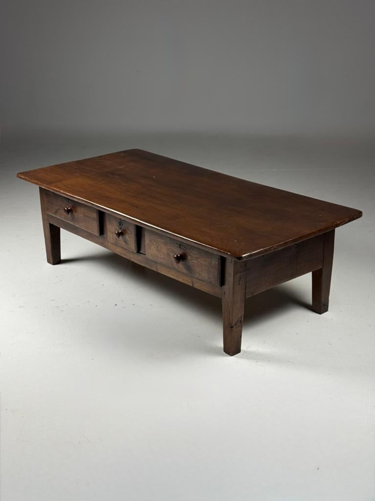 Spaanse salontafel antiek