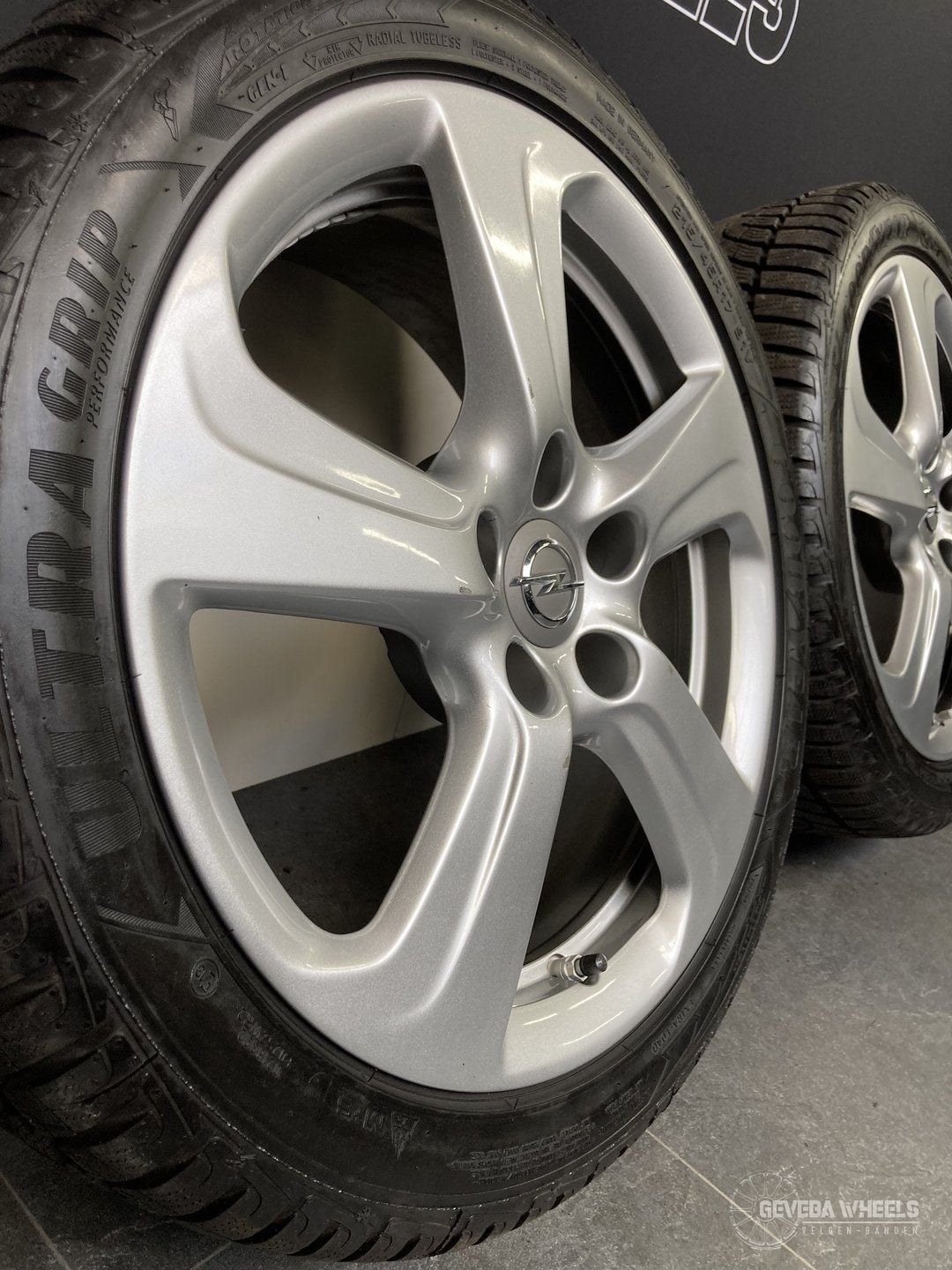 17” originele Opel Adam Corsa D velgen + winterbanden 5x110, -, -, Banden en Velgen, 17 inch