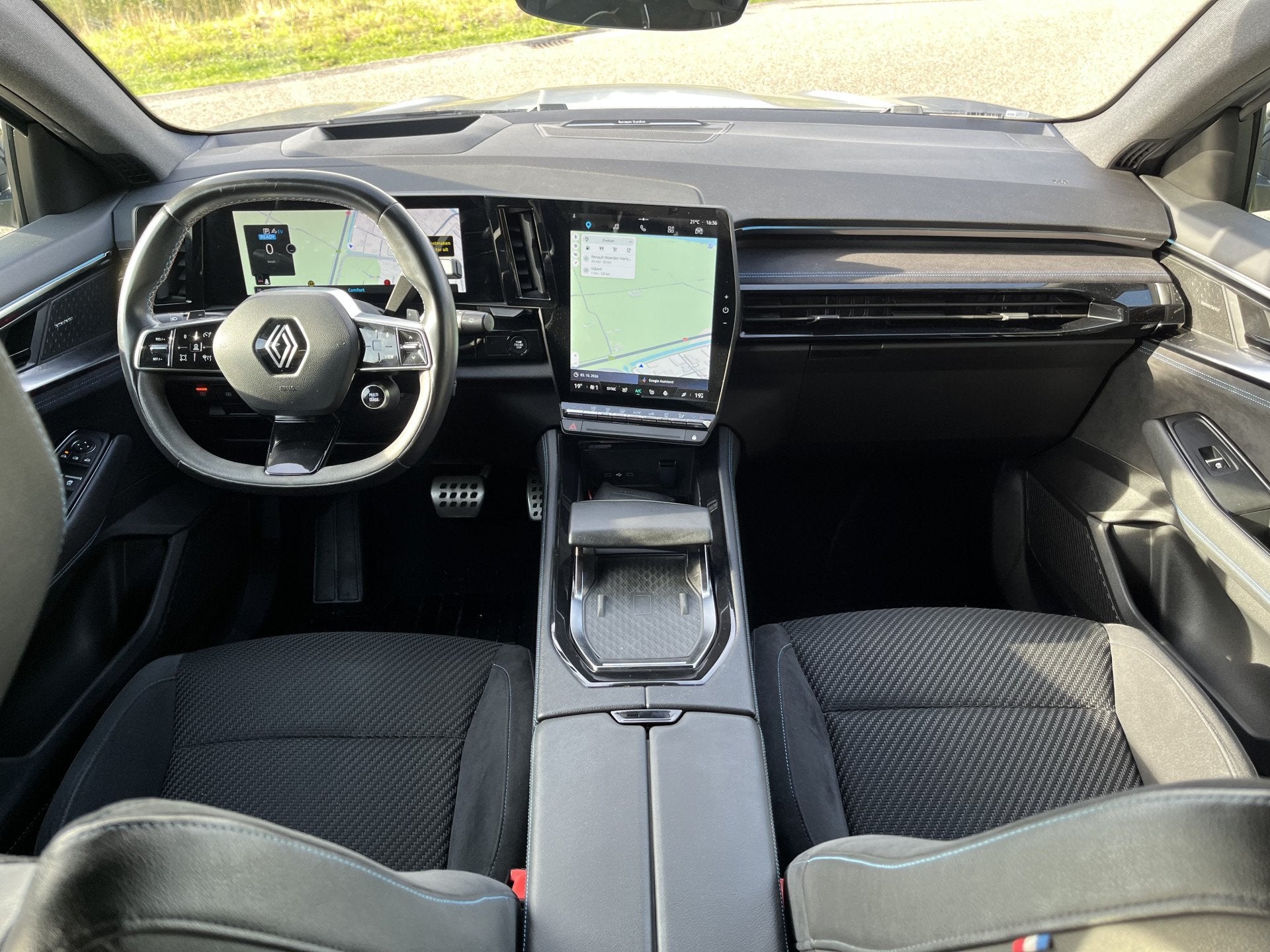 Renault Austral 1.2 E-Tech full hybrid 200PK iconic esprit A, Auto's, Gebruikt, 1199 cc, Bedrijf, Verwarmde buitenspiegels