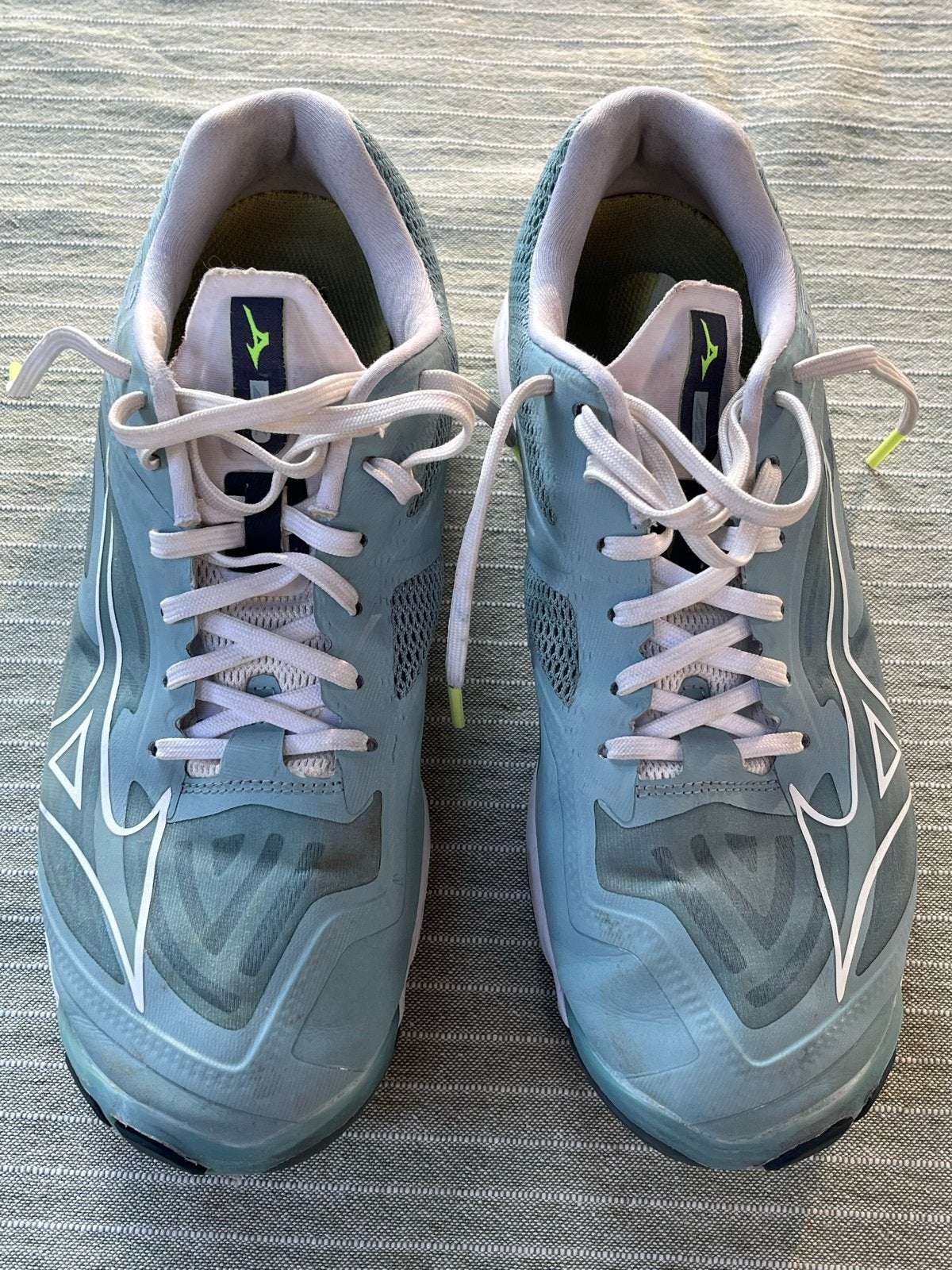 Mizuno volleybalschoenen mt 42 - Zo goed als nieuw, Ophalen of Verzenden, Zo goed als nieuw, Blauw, Sportschoenen